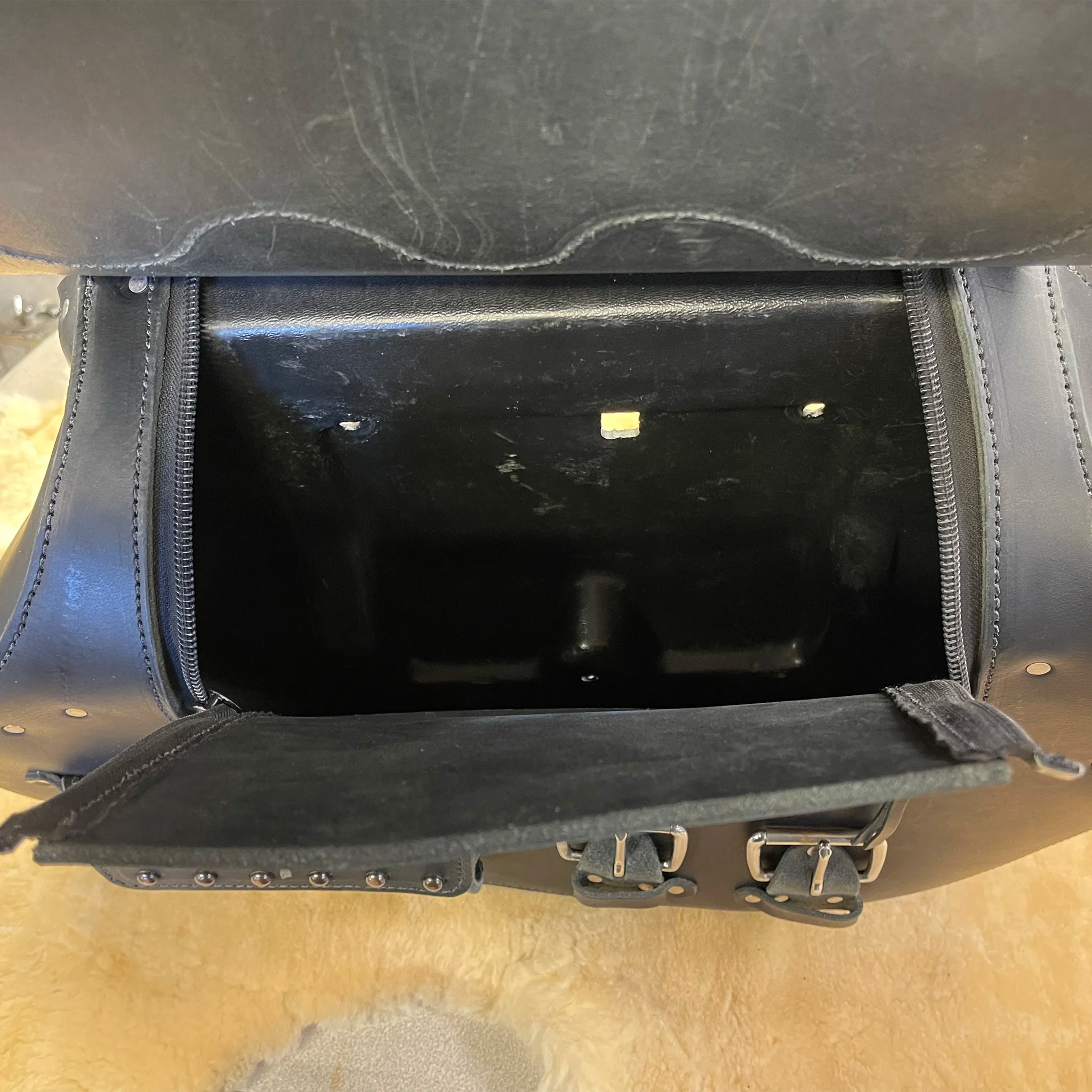 RESTORATION SERVICE: 1998 H-D Fat Boy OEM Saddlebag Rebuild