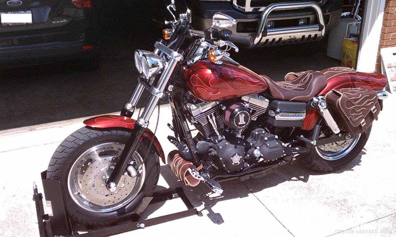 Harley-Davidson Dyna Leather Seat And Saddlebags with Flames