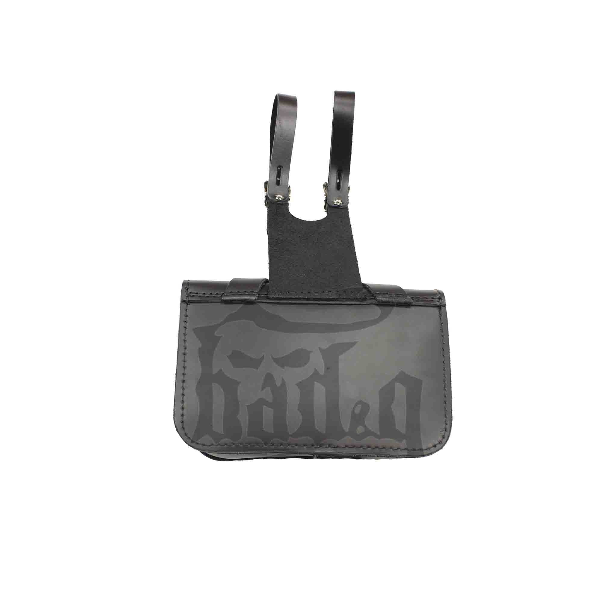 Upgrade your Harley-Davidson® Dyna with the DBB041 Dyna Strap On Battery Bag. Hand crafted in USA with premium leather and top quality hardware. Durable and stylish, it's the perfect fit for your motorcycle.