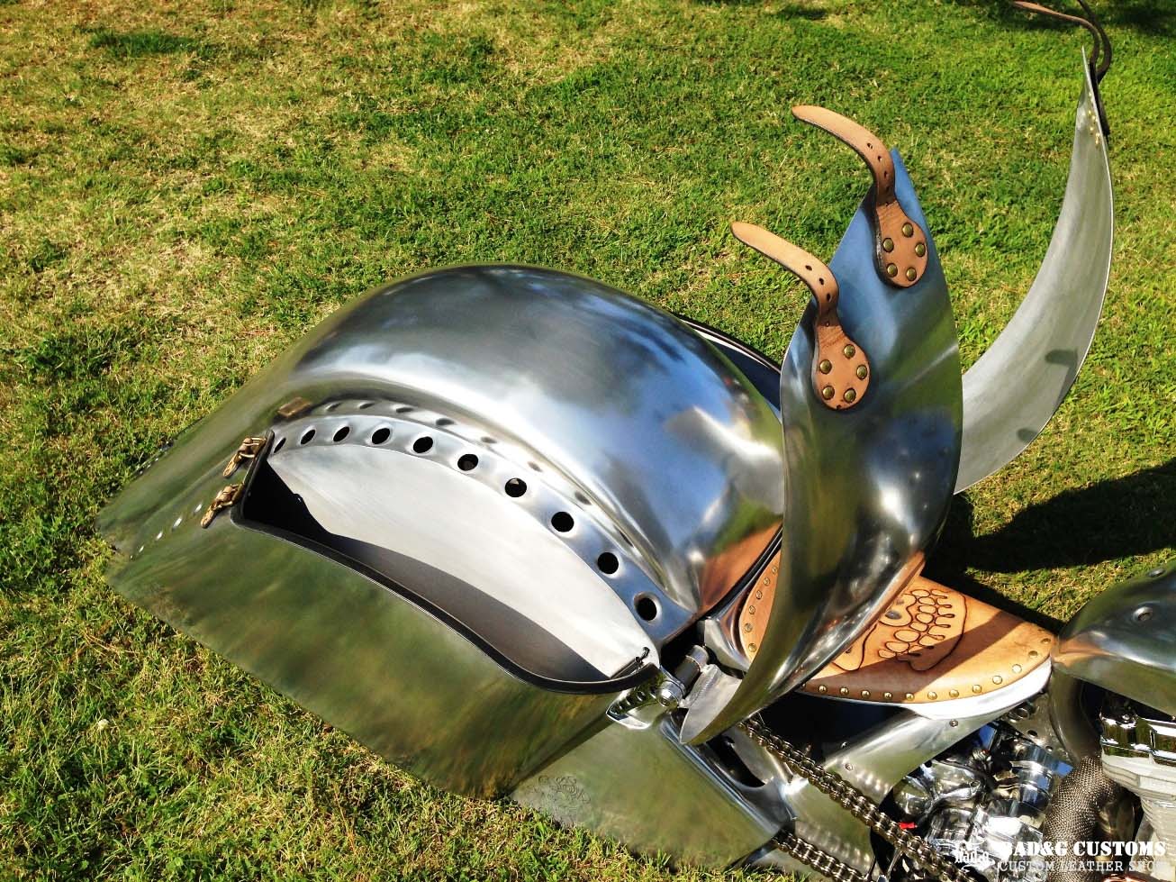 Flypaper Customs Aluminum Bagger Skull Seat