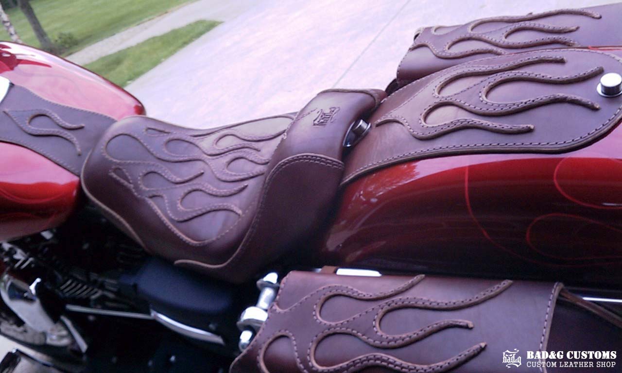 Harley-Davidson Dyna Leather Seat And Saddlebags with Flames