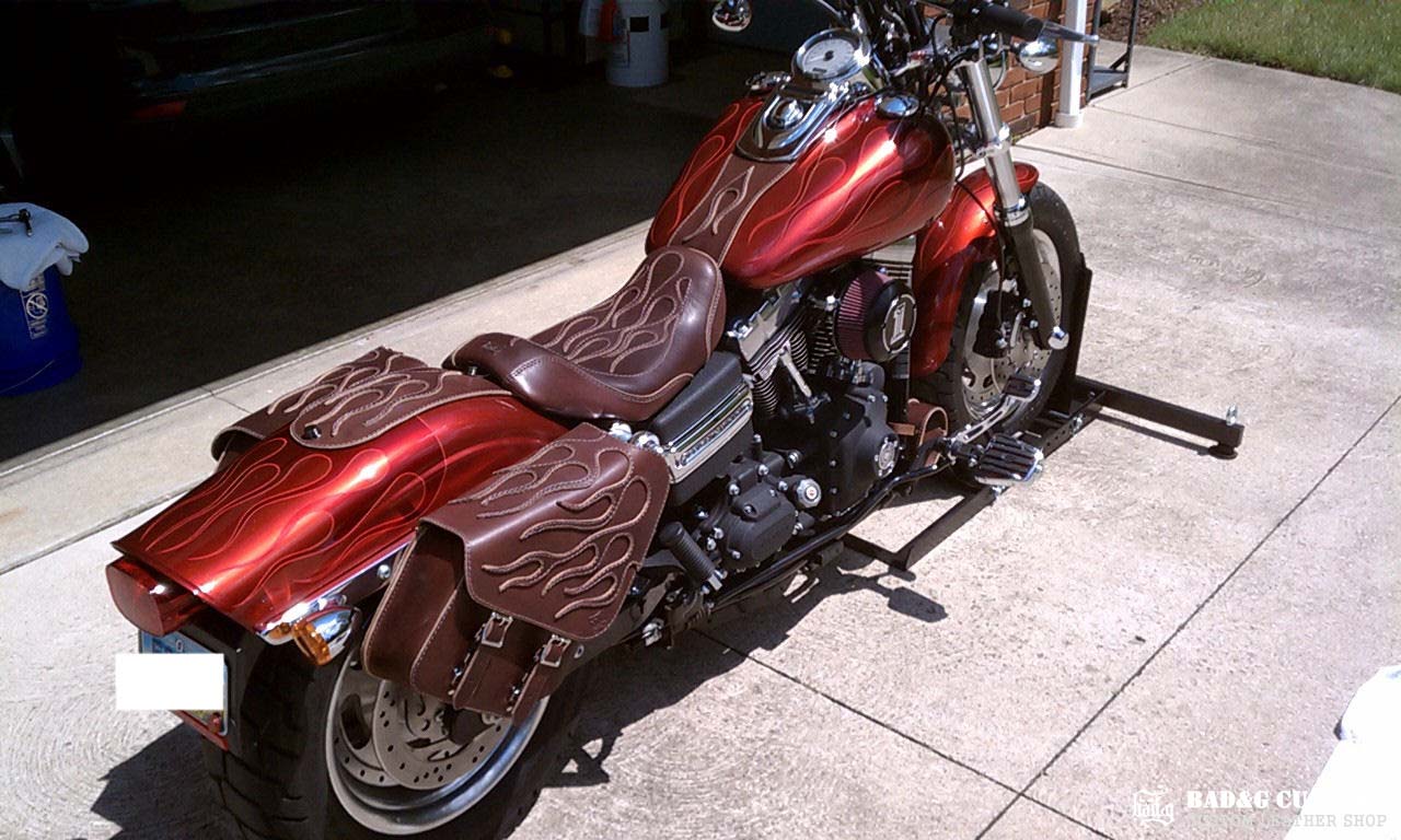 Harley-Davidson Dyna Leather Seat And Saddlebags with Flames