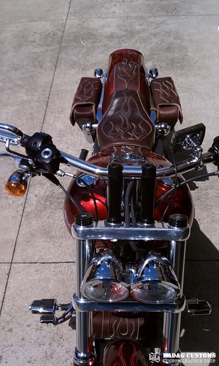 Harley-Davidson Dyna Leather Seat And Saddlebags with Flames
