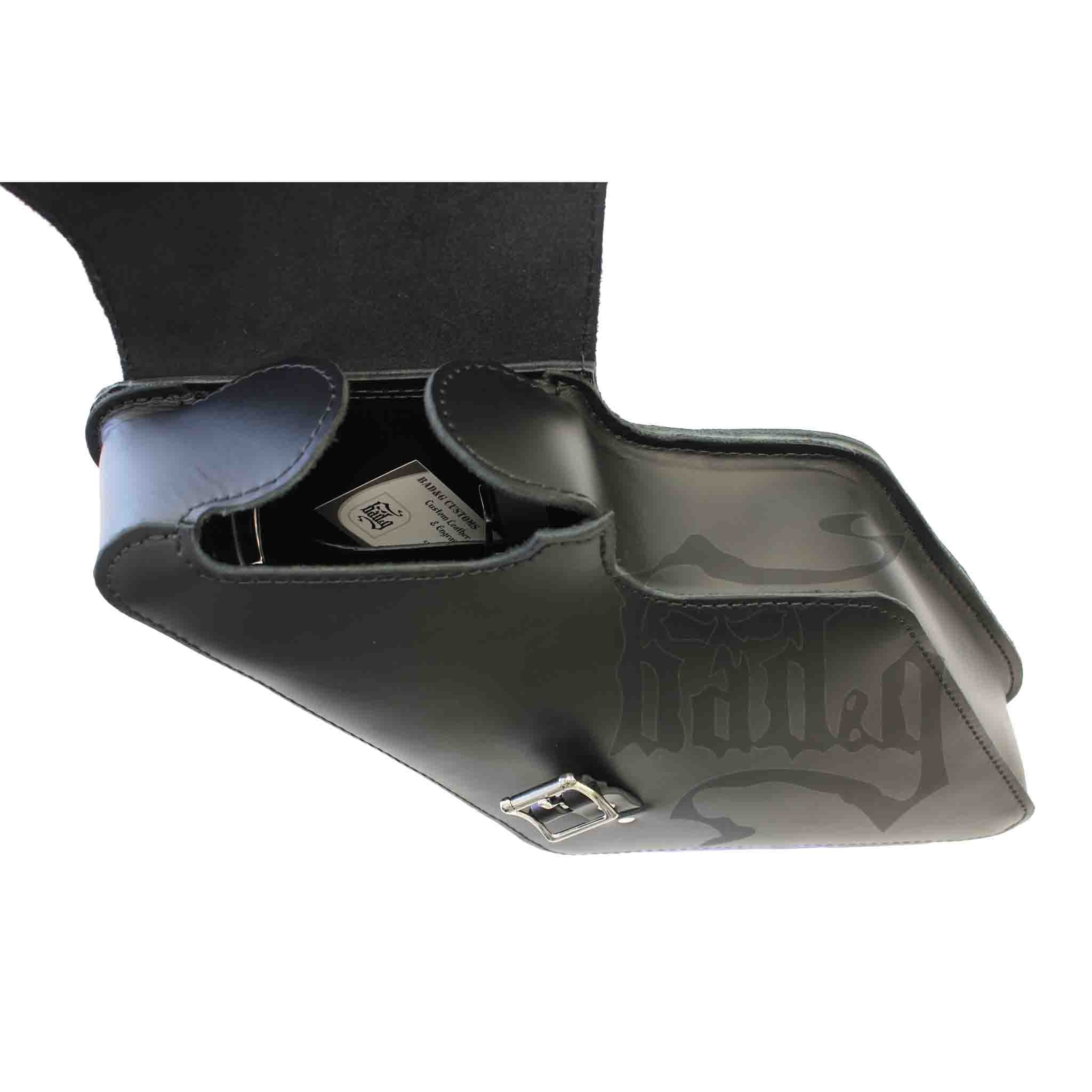 Upgrade your Harley-Davidson® Sportster with the SL05 Left Side Solo Bag. Hand crafted in USA with premium leather and top quality hardware. Durable and stylish, it's the perfect fit for your motorcycle.