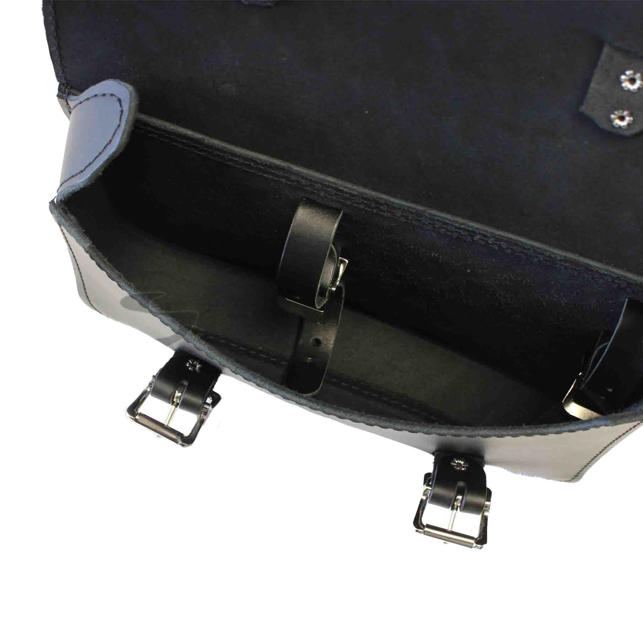 Upgrade your Harley-Davidson® V-Rod® with the VFR01 V-Rod® Right Side Solo Frame Bag. Hand crafted in USA with premium leather and top quality hardware. Durable and stylish, it's the perfect fit for your motorcycle.