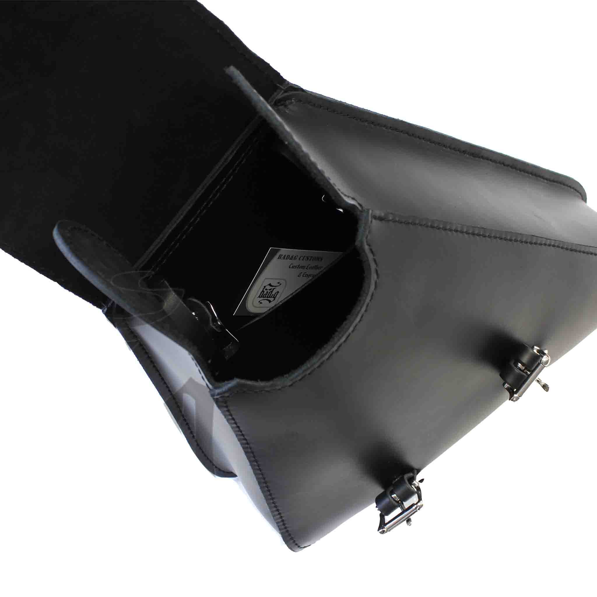 Upgrade your Harley-Davidson® V-Rod® with the VRL03 V-Rod® Left Side Solo Bag. Hand crafted in USA with premium leather and top quality hardware. Durable and stylish, it's the perfect fit for your motorcycle.